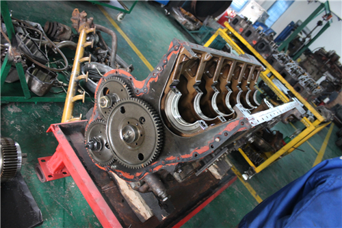 三菱S6R柴油發(fā)動(dòng)機(jī)本體的組裝